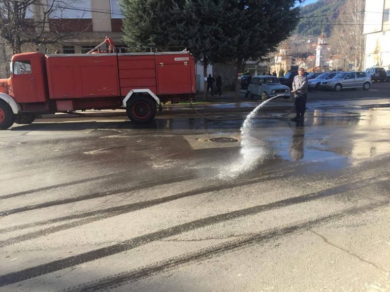 Акцијата за перење и чистење на улиците продолжува утре на Македонска и Илинденска